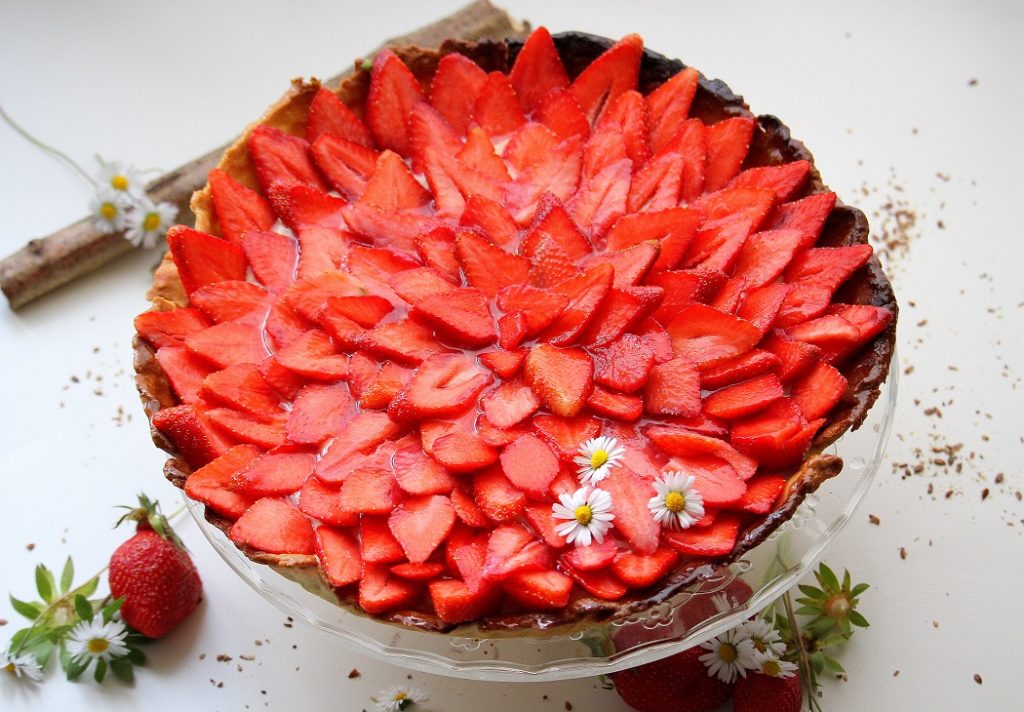 Recette de tarte aux fraises avec la pâte sablée de Christophe Michalak. Gourmande, très belle visuellement et facile à faire.  