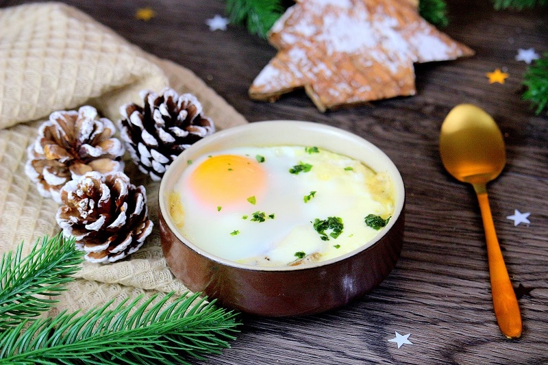 Recette d’œufs cocottes végétariens. Une entrée parfaite pour Noël. 
